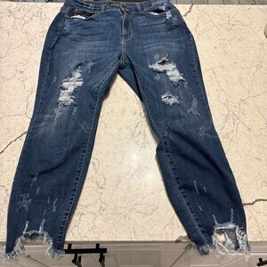 Judy Blue Distressed Ankle Jeans in Dark Blue